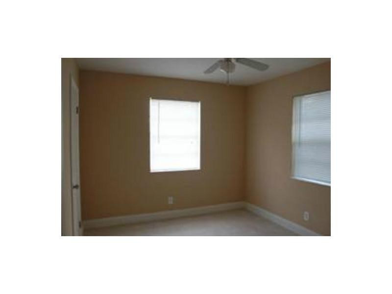 1013 Foster Road, Unit 13 Hallandale Beach, FL 33009 - Photo 3 of 26 Bedroom