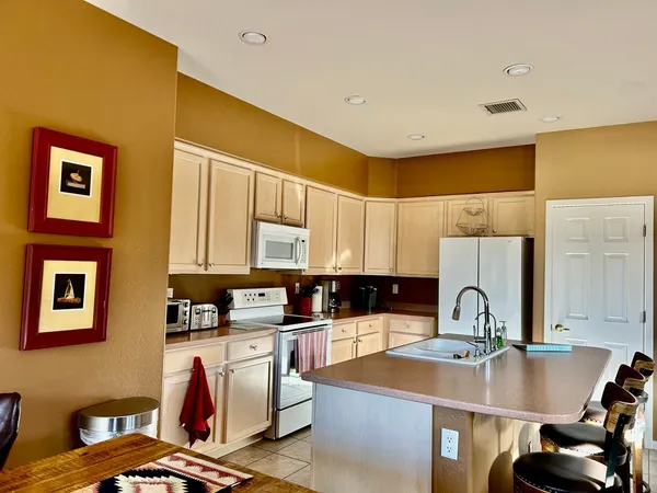 $3,250 | 1040 Crown Ridge Road, Sedona, AZ 86351