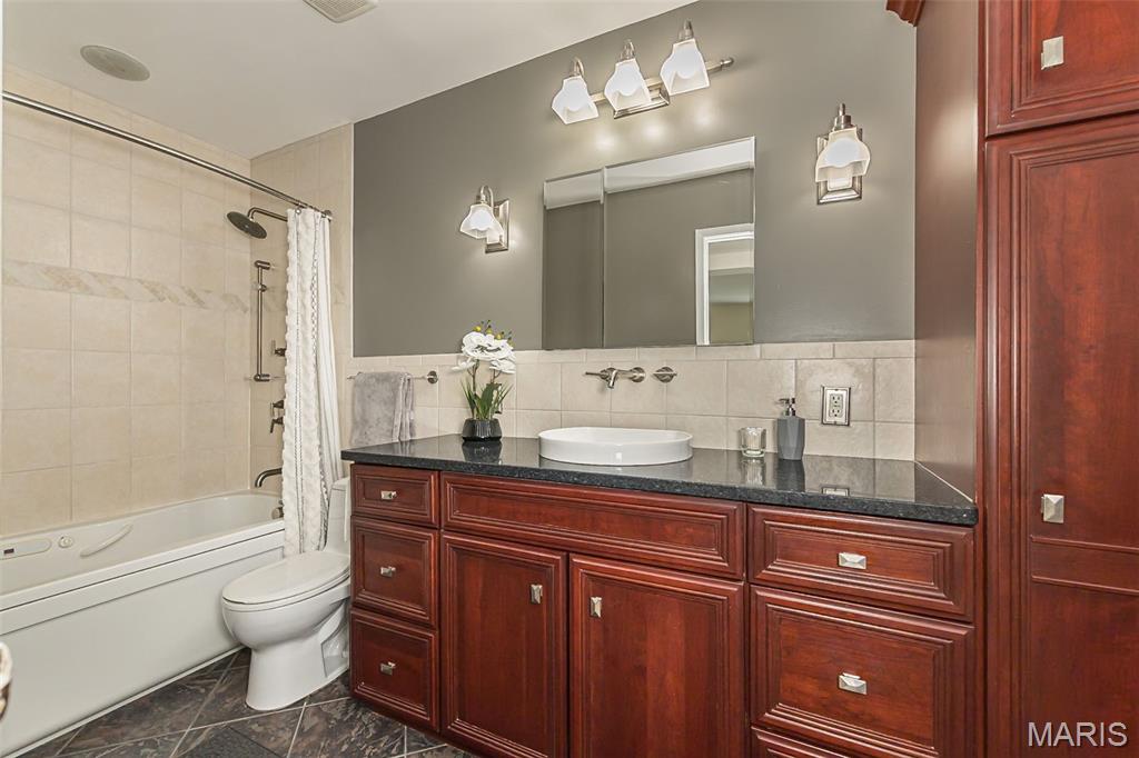 716 Reinke Road Ballwin, MO 63021 - Photo 17 of 44 Gallery Image 17