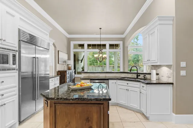 $1,400,000 | 30 Midday Sun Place, The Woodlands, TX 77382