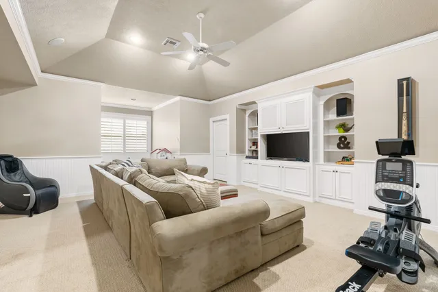 $1,400,000 | 30 Midday Sun Place, The Woodlands, TX 77382