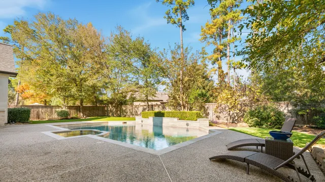 $1,400,000 | 30 Midday Sun Place, The Woodlands, TX 77382