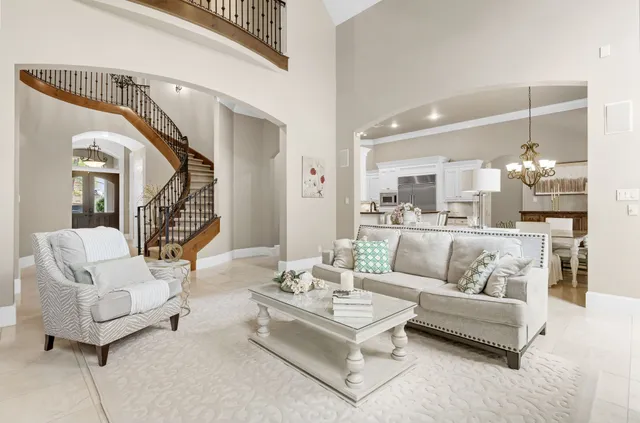 $1,400,000 | 30 Midday Sun Place, The Woodlands, TX 77382