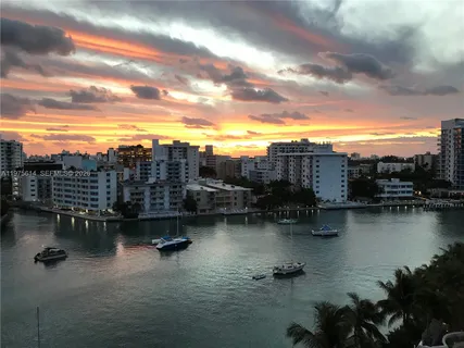 $2,150,000 | 10 Venetian Way, Unit 904, Miami Beach, FL 33139