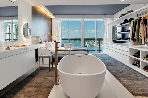 $2,295,000 | 10 Venetian Way, Unit 904, Miami Beach, FL 33139