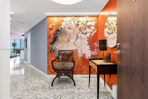 $2,295,000 | 10 Venetian Way, Unit 904, Miami Beach, FL 33139