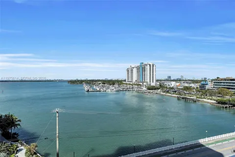 $2,295,000 | 10 Venetian Way, Unit 904, Miami Beach, FL 33139