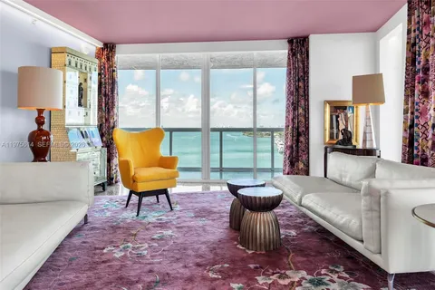 $2,295,000 | 10 Venetian Way, Unit 904, Miami Beach, FL 33139