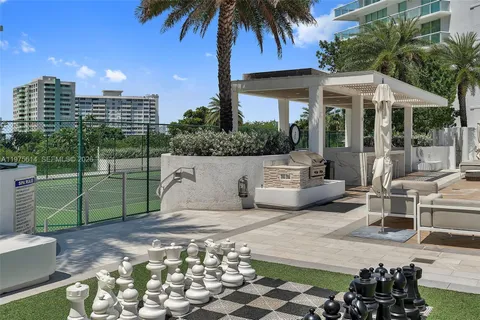 $2,295,000 | 10 Venetian Way, Unit 904, Miami Beach, FL 33139