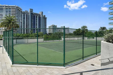 $2,295,000 | 10 Venetian Way, Unit 904, Miami Beach, FL 33139