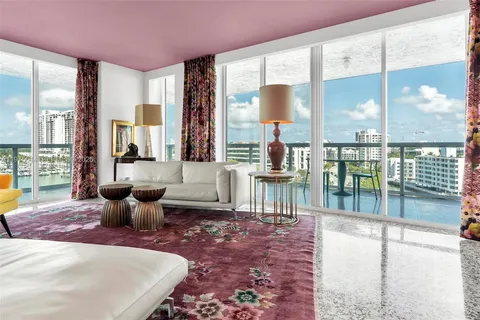 $2,295,000 | 10 Venetian Way, Unit 904, Miami Beach, FL 33139