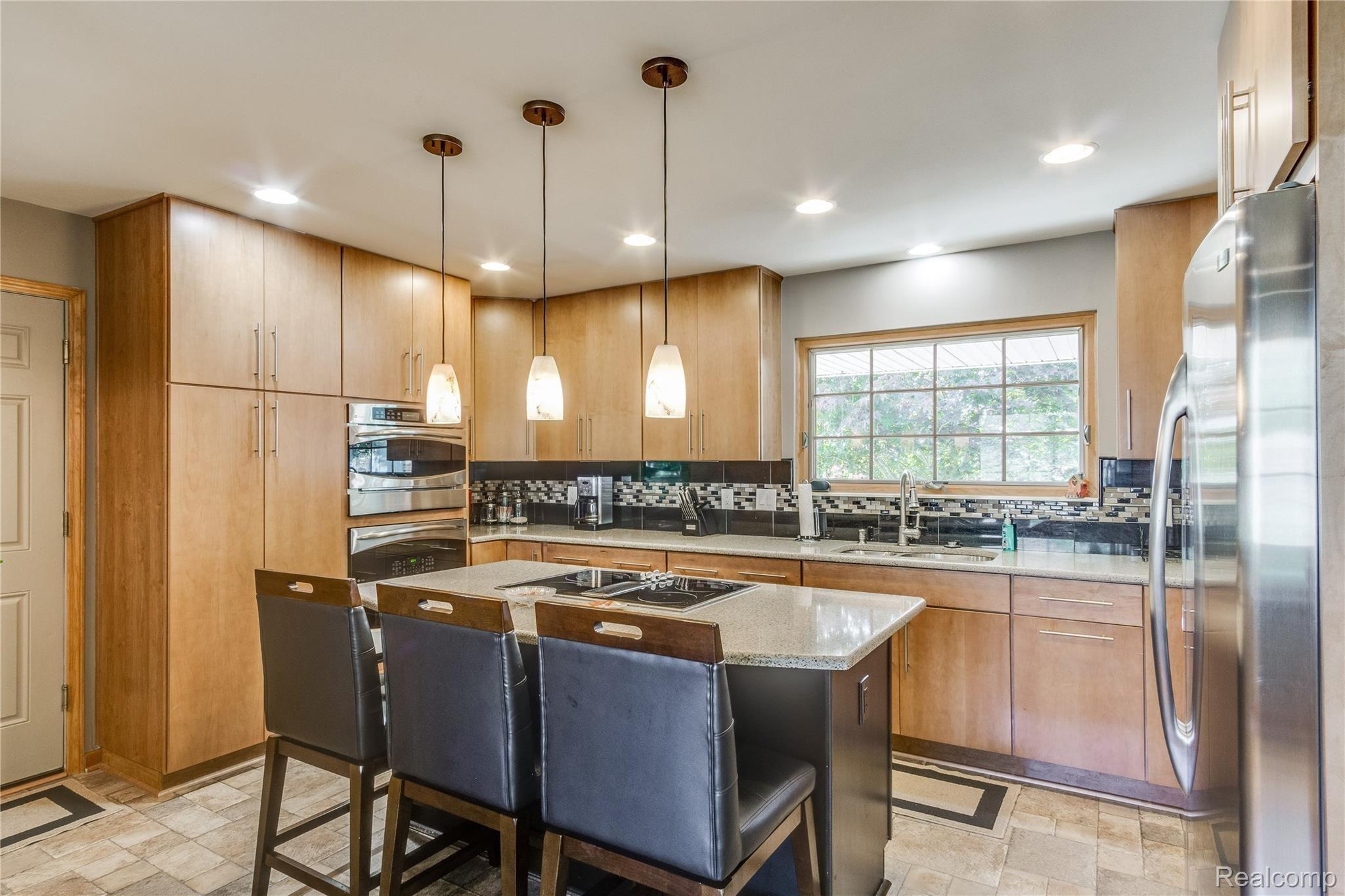 14243 Newburgh Road Livonia, MI 48154 - Photo 6 of 25 Interiors (15 of 37).jpg