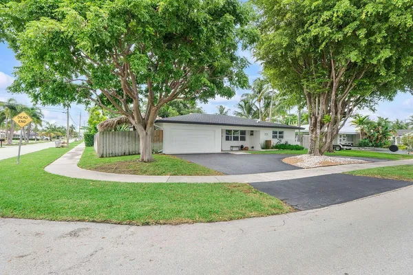 $699,900 | 701 Southeast 5th Court, Pompano Beach, FL 33060
