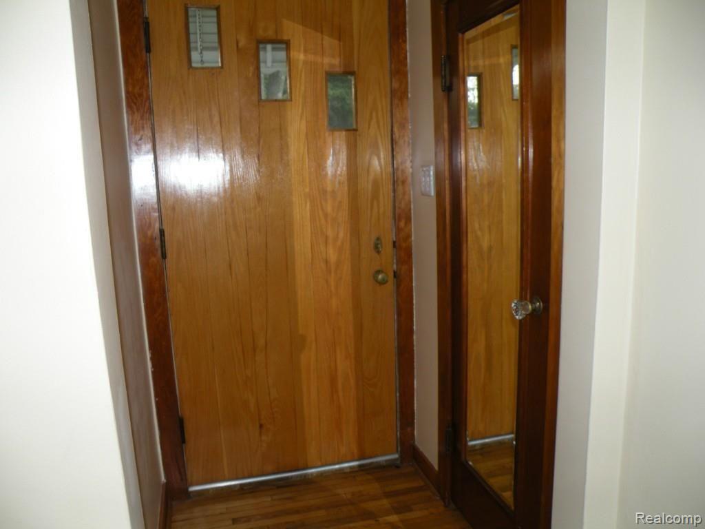 35420 Ridge Street Richmond, MI 48062 - Photo 4 of 34 DSCN7858.jpg