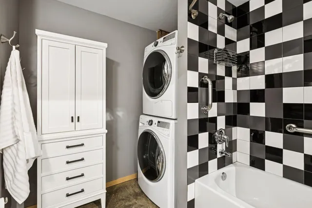 $260,000 | 406 Wacouta Street, Unit 415, St. Paul, MN 55101