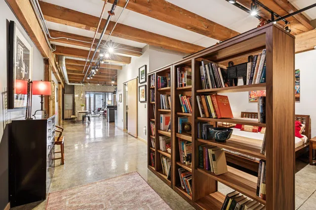 $260,000 | 406 Wacouta Street, Unit 415, St. Paul, MN 55101