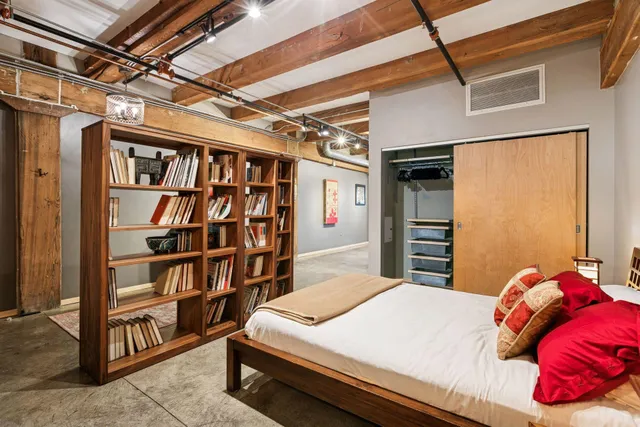 $260,000 | 406 Wacouta Street, Unit 415, St. Paul, MN 55101