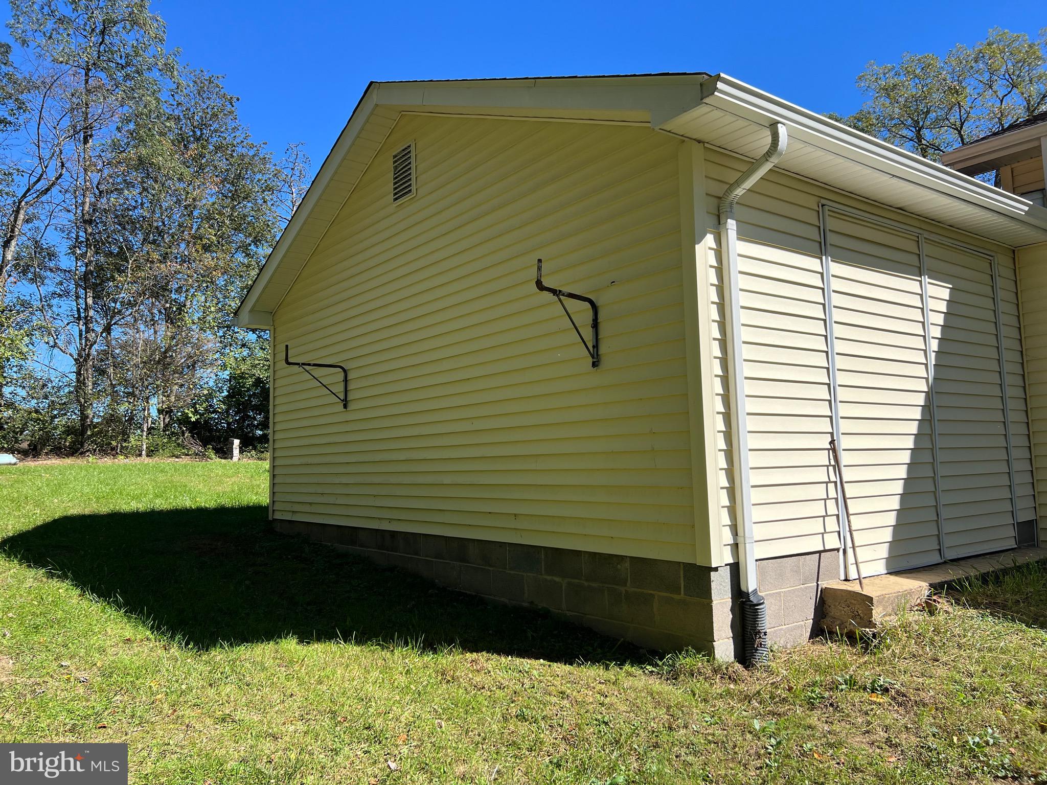 2205 Back Road Woodstock, VA 22664 - Photo 64 of 87 Attached Building w/Large entry door
