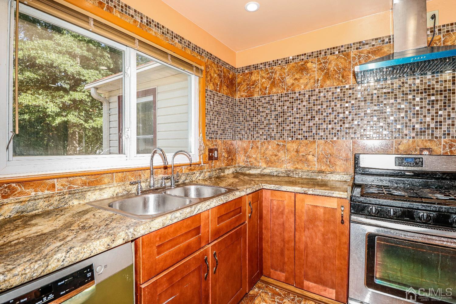 80 Calvert Avenue West Edison, NJ 08820 - Photo 15 of 47 Gallery Image 15