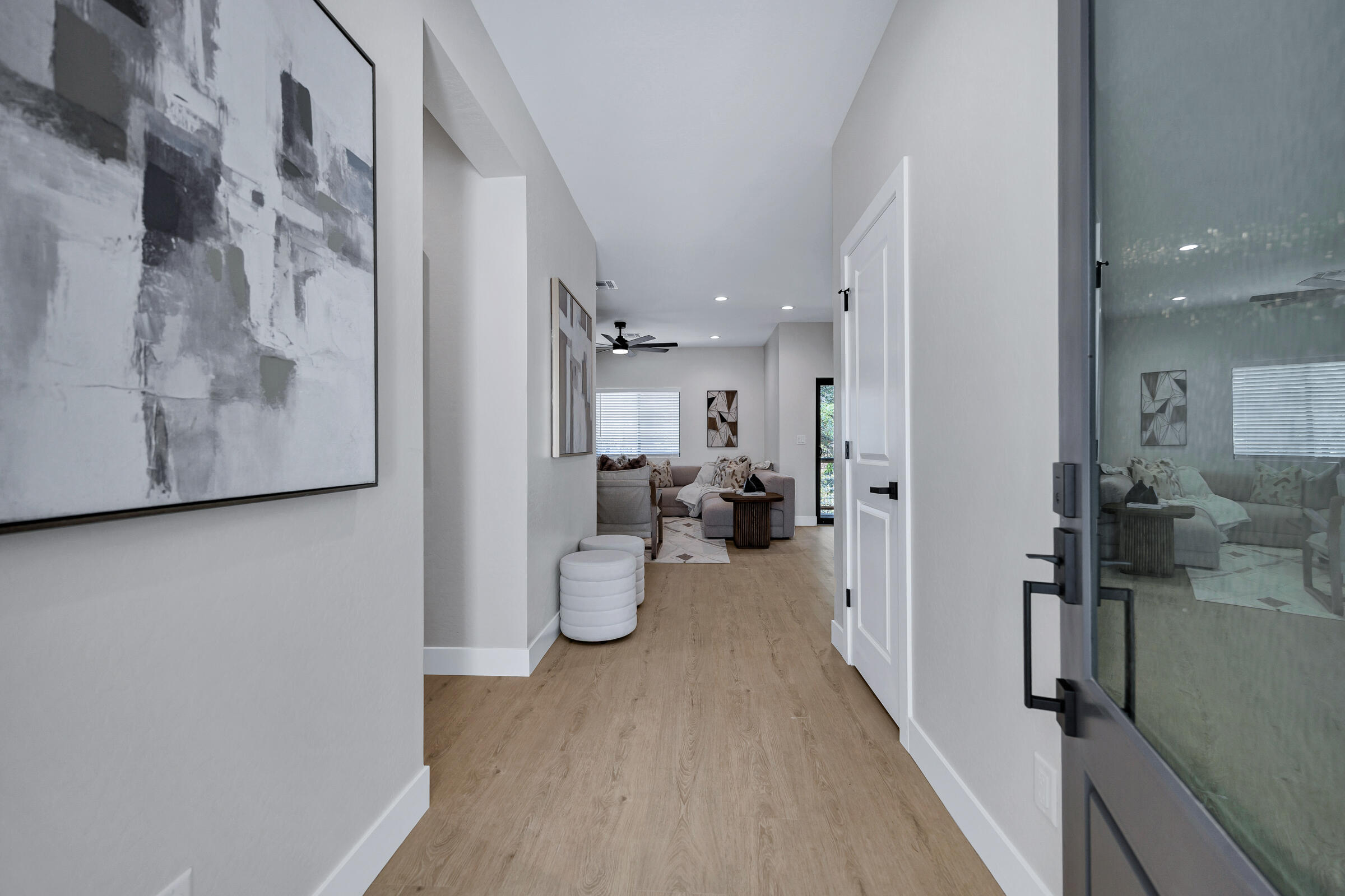 1105 East Frontier Street Payson, AZ 85541 - Photo 4 of 26 a view of a hallway with living room