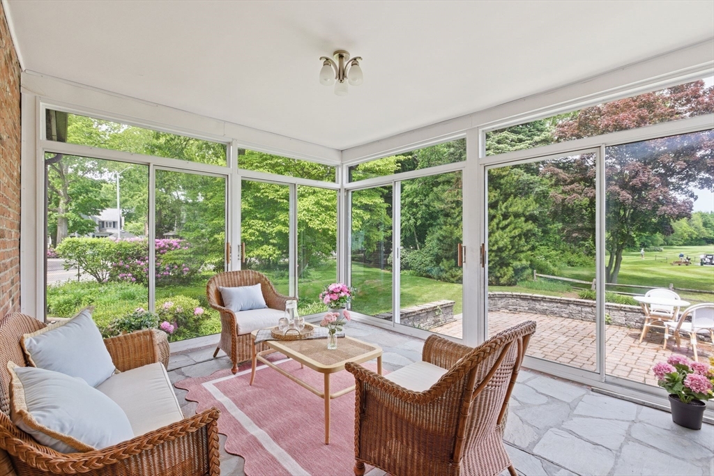 127 Larchmont Road Melrose, MA 02176 - Photo 21 of 42