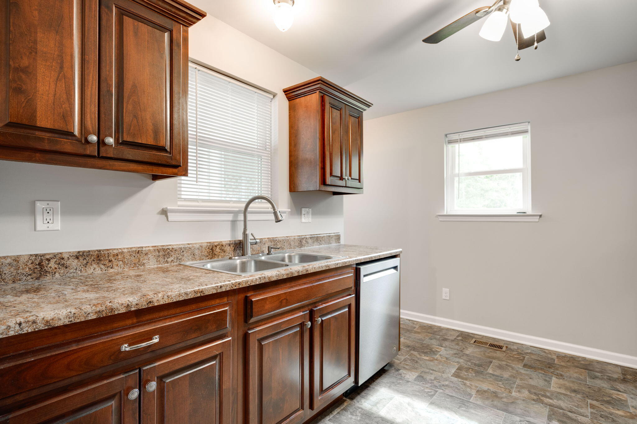 9831 Reynolds Road Soddy Daisy, TN 37379 - Photo 21 of 35 30-web-or-mls-DSC_9247