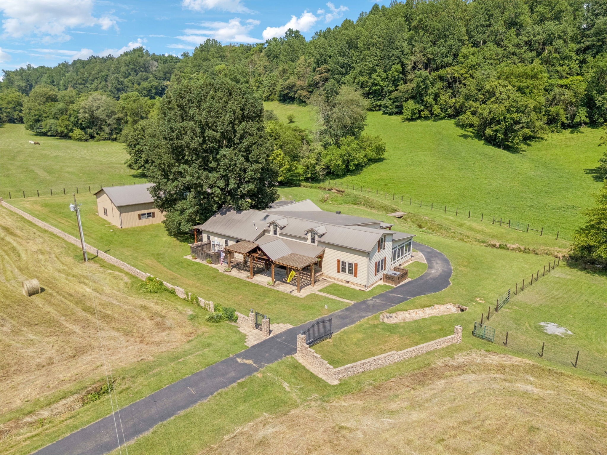 79 Clay Jones Road Taft, TN 38488 - Photo 1 of 74 Gallery Image 1