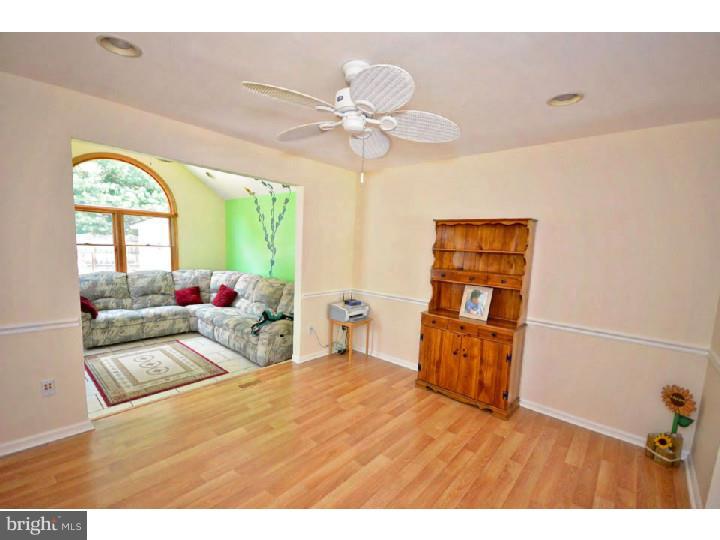 73 Euston Road South Marlton, NJ 08053 - Photo 9 of 25