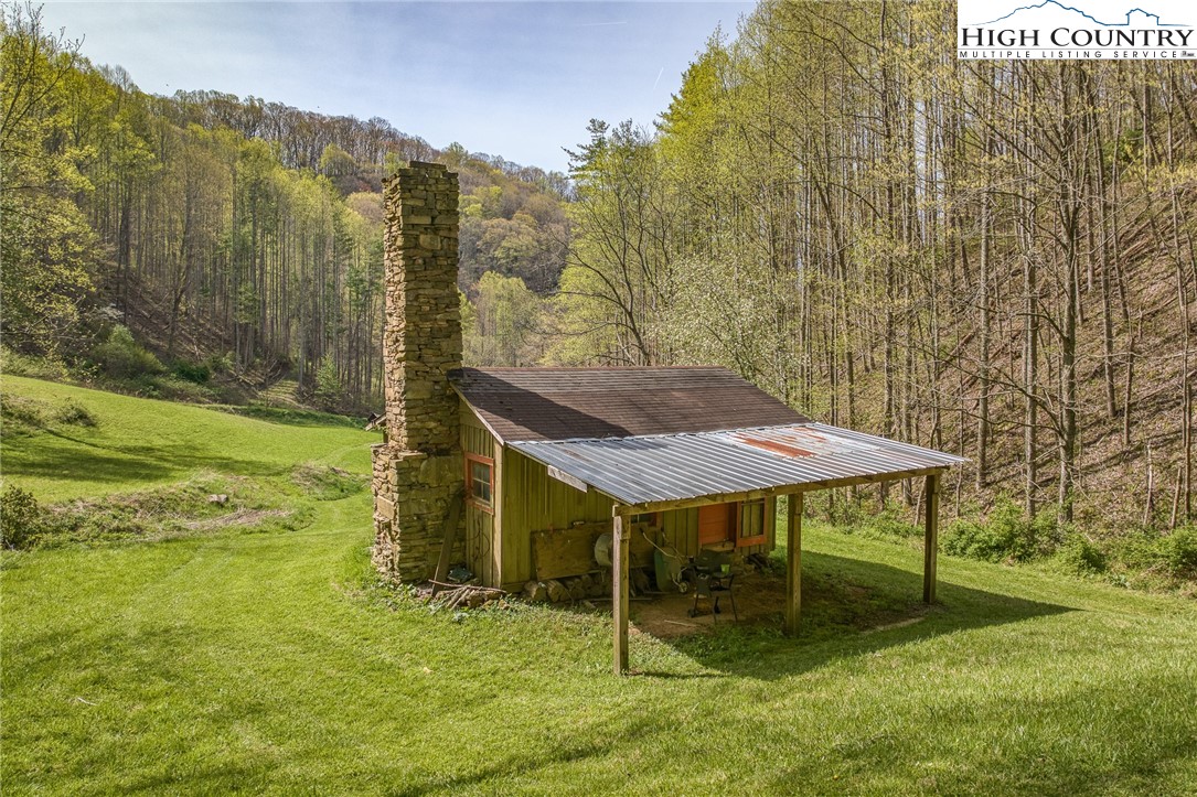 809 Fork Branch Road Vilas, NC 28692 - Photo 8 of 50 Gallery Image 8