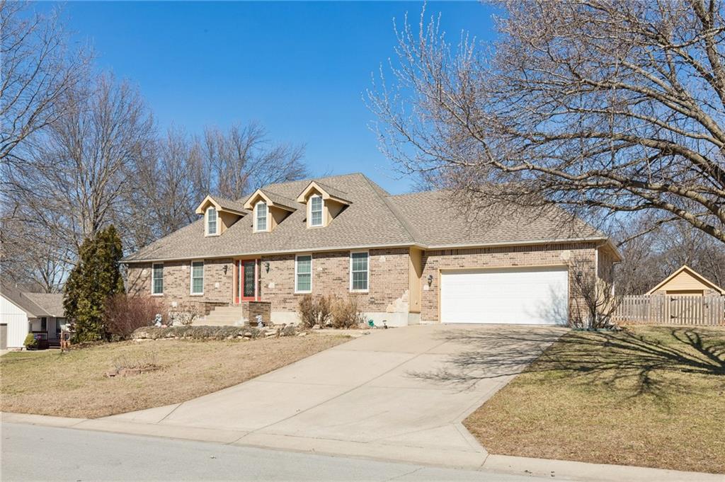 15424 Poplar Street Basehor, KS 66007 - Photo 1 of 50