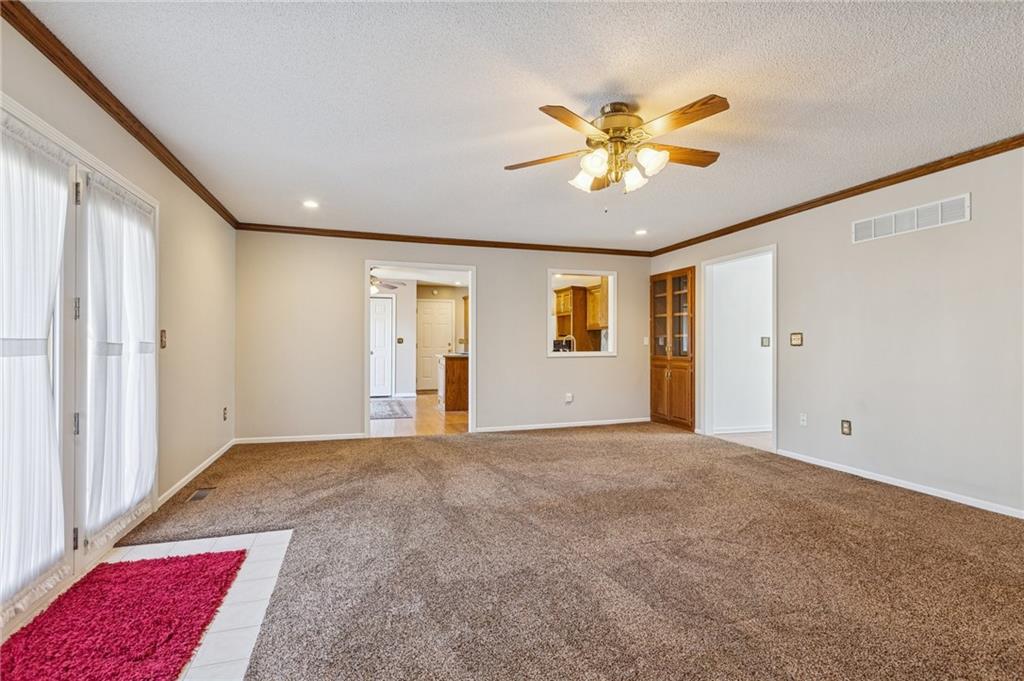 15424 Poplar Street Basehor, KS 66007 - Photo 11 of 50