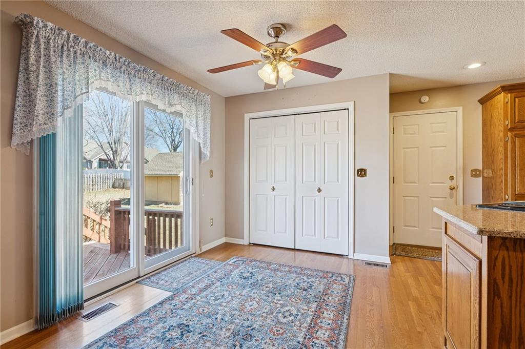 15424 Poplar Street Basehor, KS 66007 - Photo 12 of 50