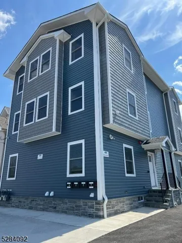 $2,800 | 421 Haledon Avenue, Unit 1, Haledon, NJ 07508