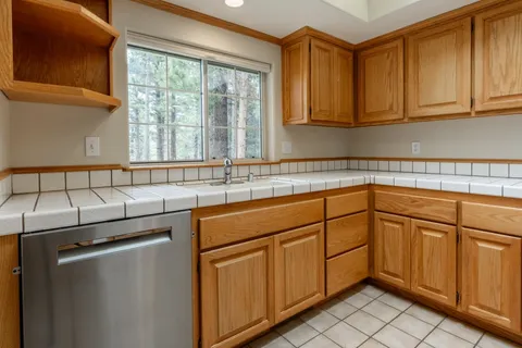 $1,600,000 | 272 Ridge Way, Mammoth Lakes, CA 93546