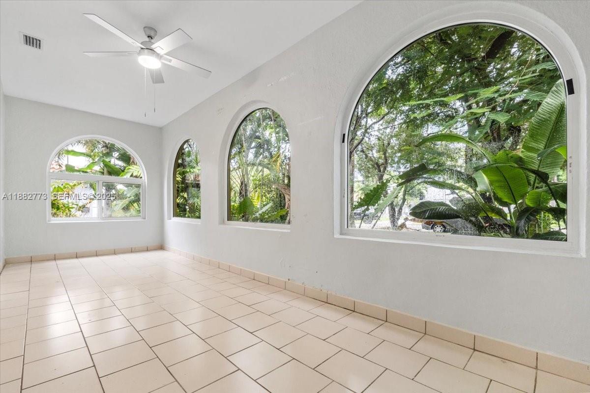 34 Southwest 18th Road Miami, FL 33129 - Photo 11 of 36