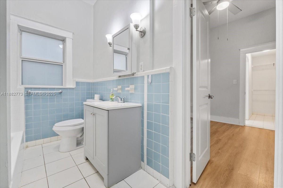 34 Southwest 18th Road Miami, FL 33129 - Photo 18 of 36