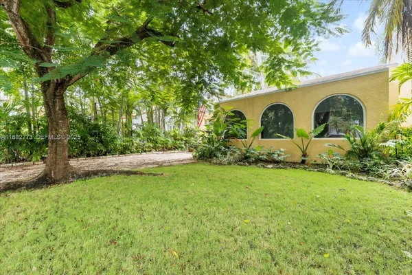 $4,590 | 34 Southwest 18th Road, Miami, FL 33129