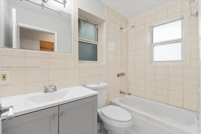 $4,900 | 34 Southwest 18th Road, Miami, FL 33129