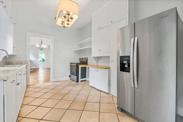 $4,900 | 34 Southwest 18th Road, Miami, FL 33129