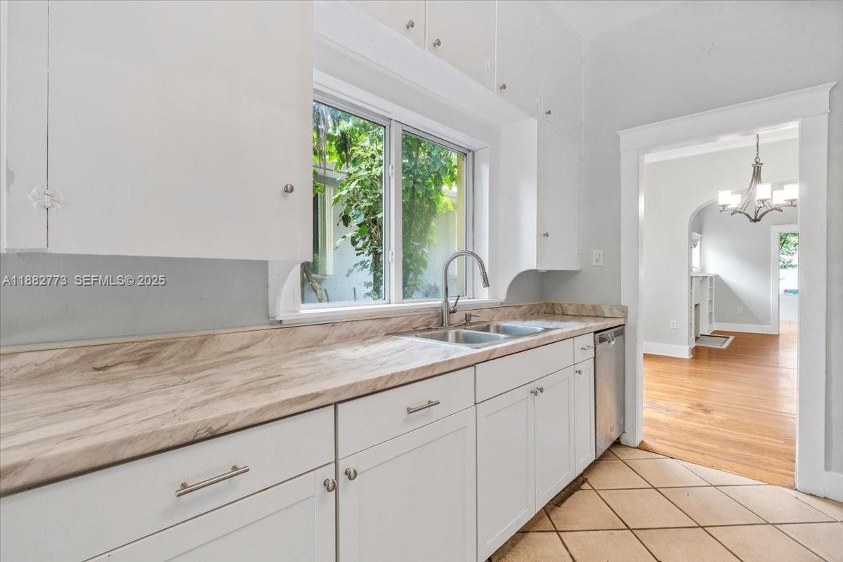 34 Southwest 18th Road Miami, FL 33129 - Photo 29 of 36