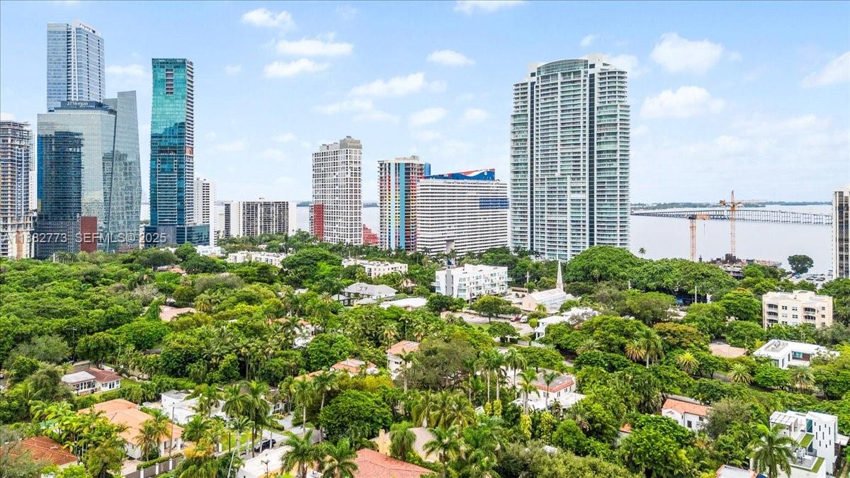 34 Southwest 18th Road Miami, FL 33129 - Photo 33 of 36