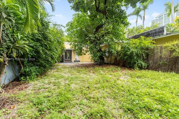 $4,590 | 34 Southwest 18th Road, Miami, FL 33129