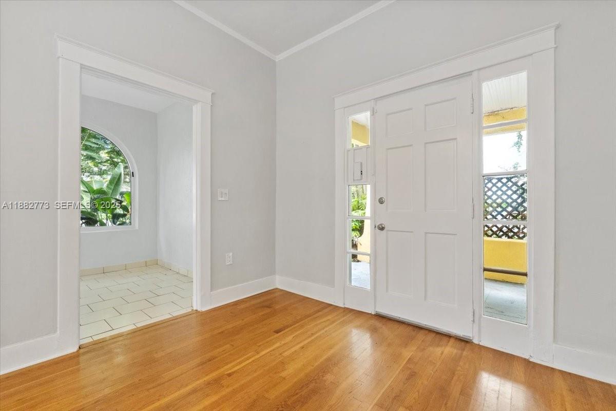 34 Southwest 18th Road Miami, FL 33129 - Photo 4 of 36