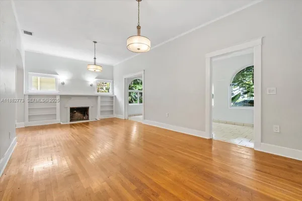 $4,590 | 34 Southwest 18th Road, Miami, FL 33129