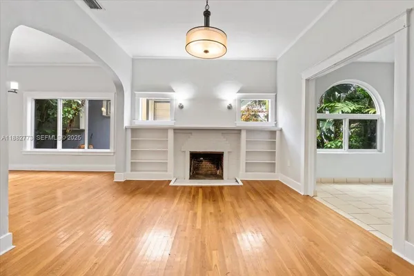 $4,590 | 34 Southwest 18th Road, Miami, FL 33129