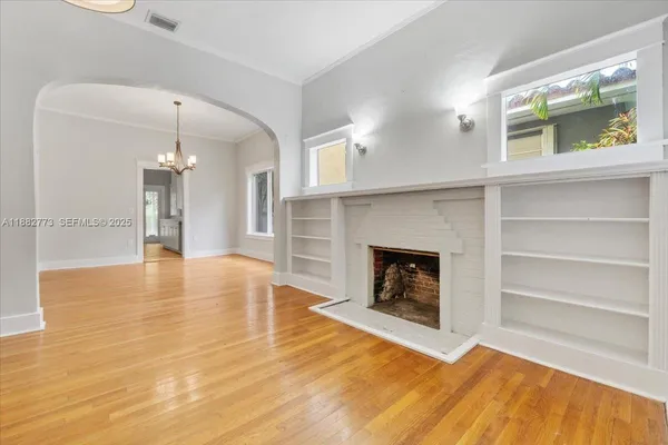 $4,590 | 34 Southwest 18th Road, Miami, FL 33129