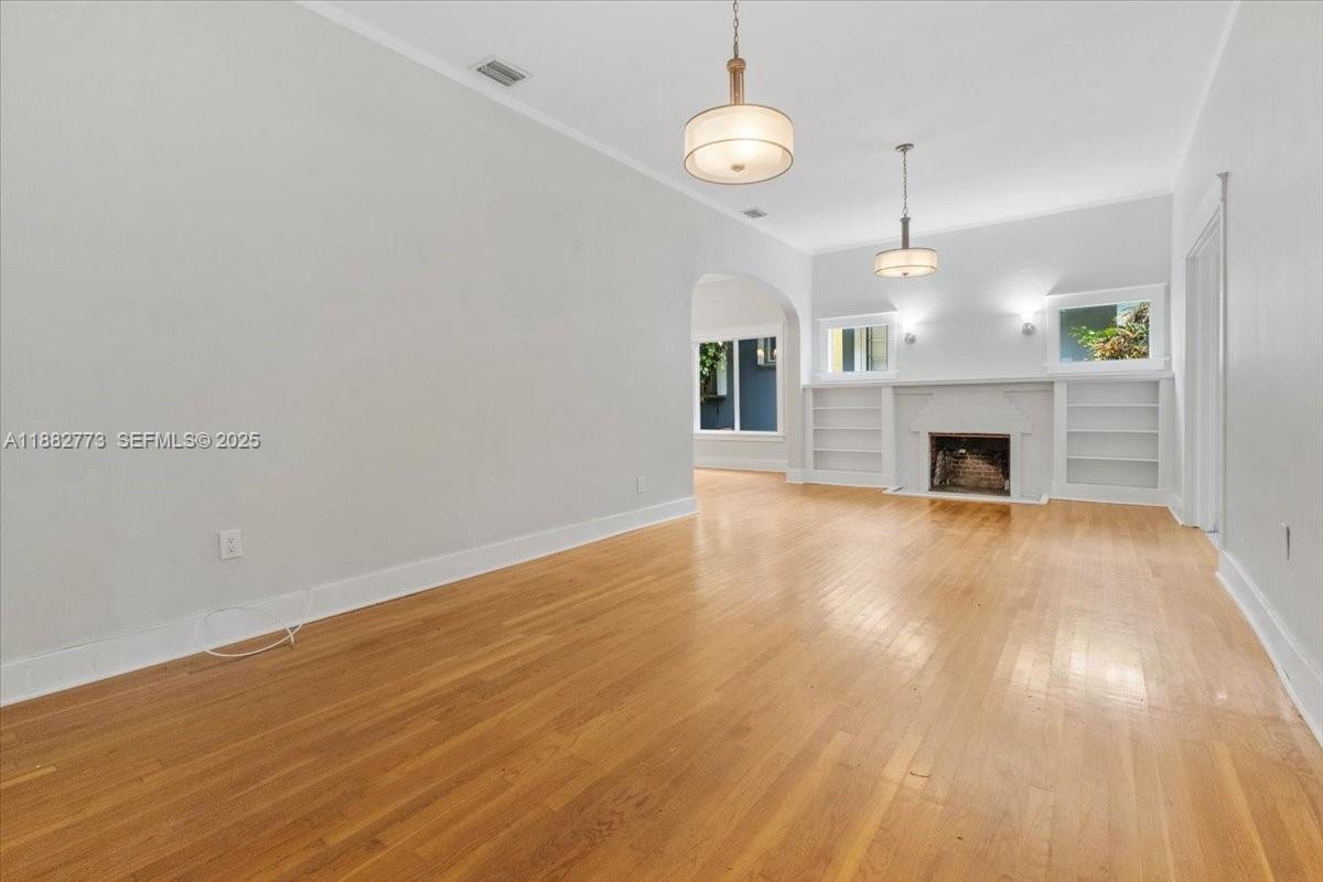 34 Southwest 18th Road Miami, FL 33129 - Photo 8 of 36