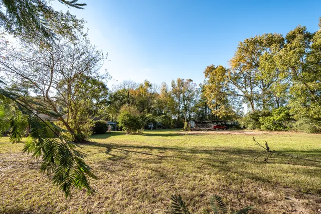 a view of a tennis court