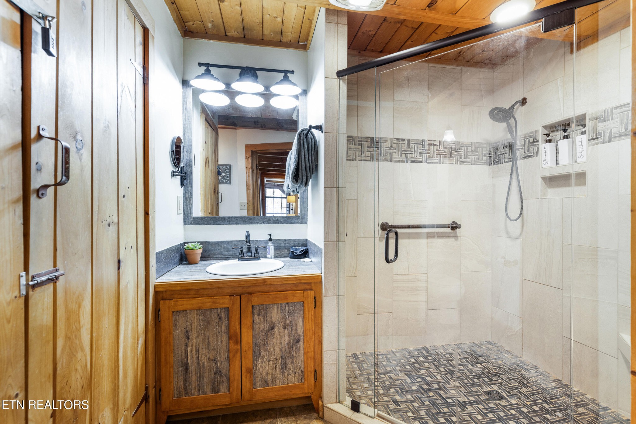 2148 Little Valley Road, Unit B Sevierville, TN 37862 - Photo 26 of 50 Gallery Image 26
