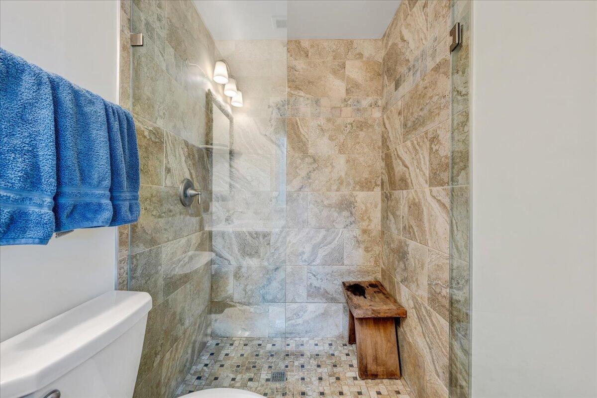 21 Queen Regent Court Blue Ridge, VA 24064 - Photo 33 of 70 41-MIB04393